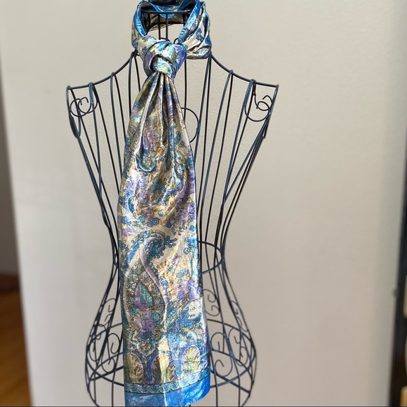 SOLD πΎ Vntg Oscar de la Renta Metallic Gold Lame Paisley Scarf - Picture 10 of 13